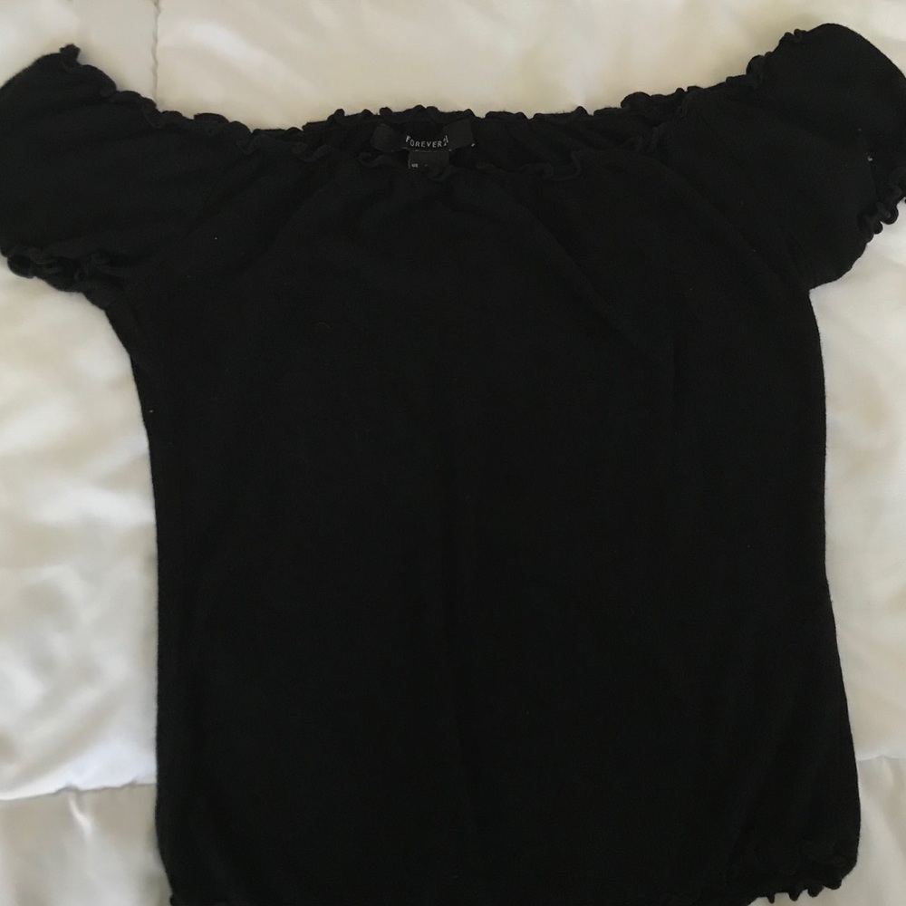 Lettuce edged off the shoulder crop top